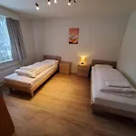 Helle 2 Schlafzimmer In - Grosszuegig, Zentral Und Ruhig Gelegen *