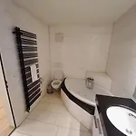 Helle 2 Schlafzimmer In - Grosszuegig, Zentral Und Ruhig Gelegen Apartmán
