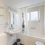 Helle 2 Schlafzimmer In - Grosszuegig, Zentral Und Ruhig Gelegen