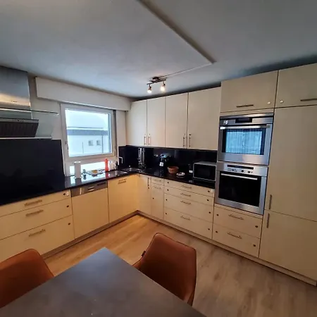 Helle 2 Schlafzimmer In - Grosszuegig, Zentral Und Ruhig Gelegen דאבוס