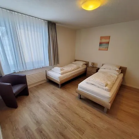 Helle 2 Schlafzimmer In - Grosszuegig, Zentral Und Ruhig Gelegen Νταβός