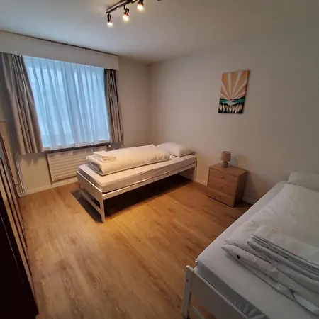 Helle 2 Schlafzimmer In - Grosszuegig, Zentral Und Ruhig Gelegen Διαμέρισμα