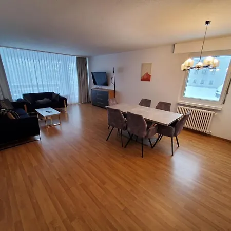 Helle 2 Schlafzimmer In - Grosszuegig, Zentral Und Ruhig Gelegen Νταβός