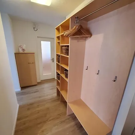 Helle 2 Schlafzimmer In - Grosszuegig, Zentral Und Ruhig Gelegen דירה דאבוס