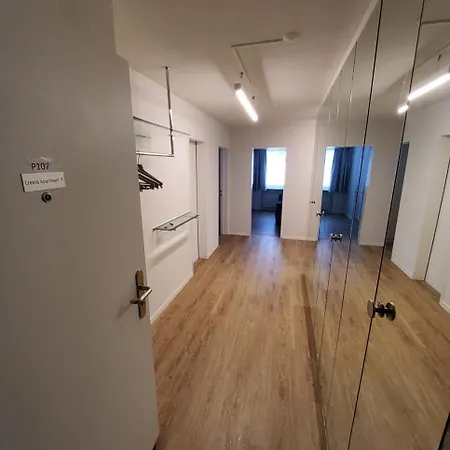 Helle 2 Schlafzimmer In - Grosszuegig, Zentral Und Ruhig Gelegen Διαμέρισμα *