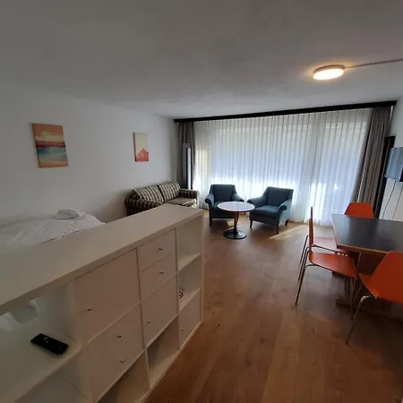 Helle 2 Schlafzimmer In - Grosszuegig, Zentral Und Ruhig Gelegen Νταβός