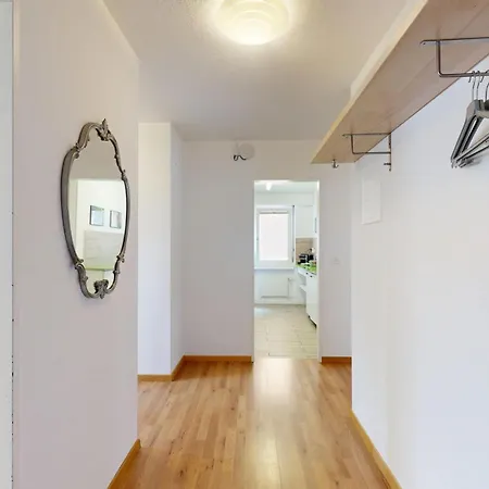 דירה Helle 2 Schlafzimmer In - Grosszuegig, Zentral Und Ruhig Gelegen דאבוס