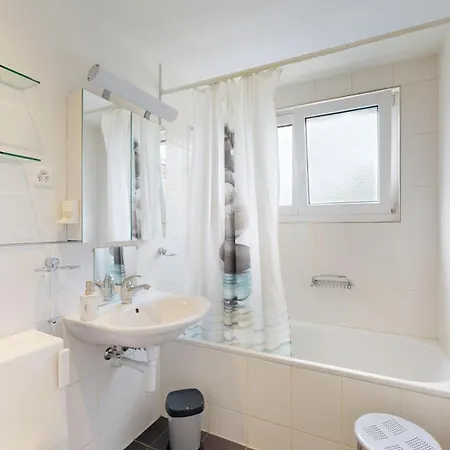 Helle 2 Schlafzimmer In - Grosszuegig, Zentral Und Ruhig Gelegen