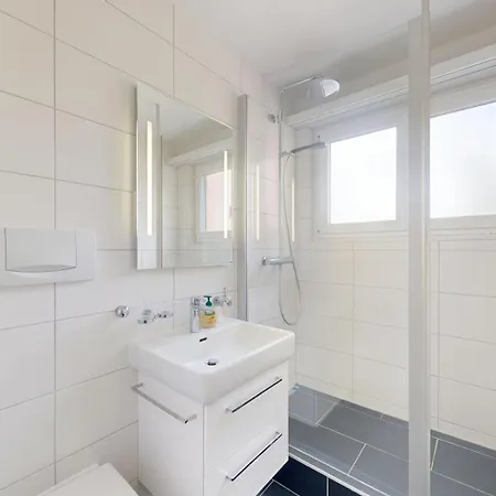 Helle 2 Schlafzimmer In - Grosszuegig, Zentral Und Ruhig Gelegen *