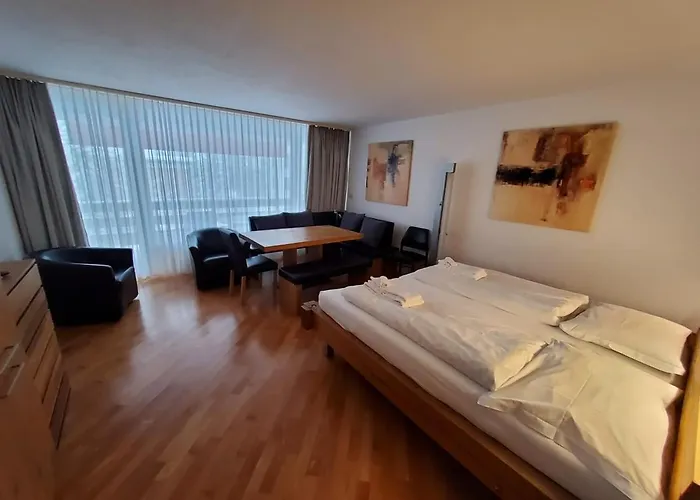 Helle 2 Schlafzimmer In - Grosszuegig, Zentral Und Ruhig Gelegen