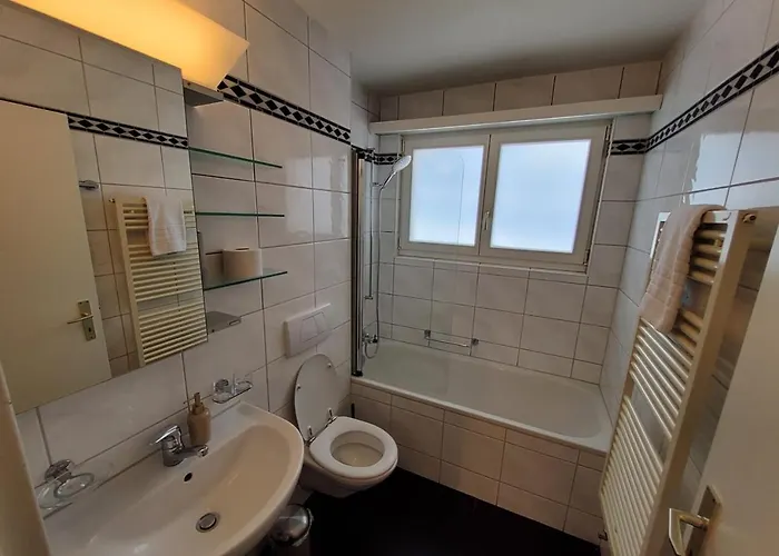Helle 2 Schlafzimmer In - Grosszügig, Zentral Und Ruhig Gelegen Apartamento *