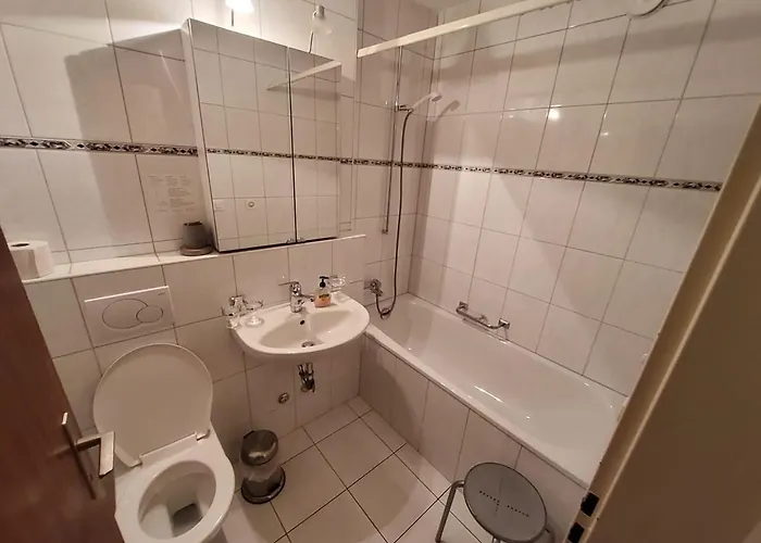 Helle 2 Schlafzimmer In - Grosszügig, Zentral Und Ruhig Gelegen * Davos