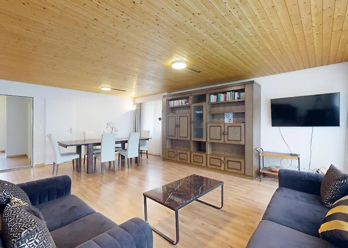 Helle 2 Schlafzimmer In - Grosszügig, Zentral Und Ruhig Gelegen