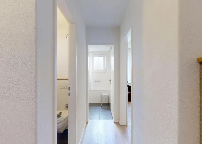 Helle 2 Schlafzimmer In - Grosszügig, Zentral Und Ruhig Gelegen *