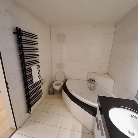 Helle 2 Schlafzimmer In - Grosszuegig, Zentral Und Ruhig Gelegen Apartmán