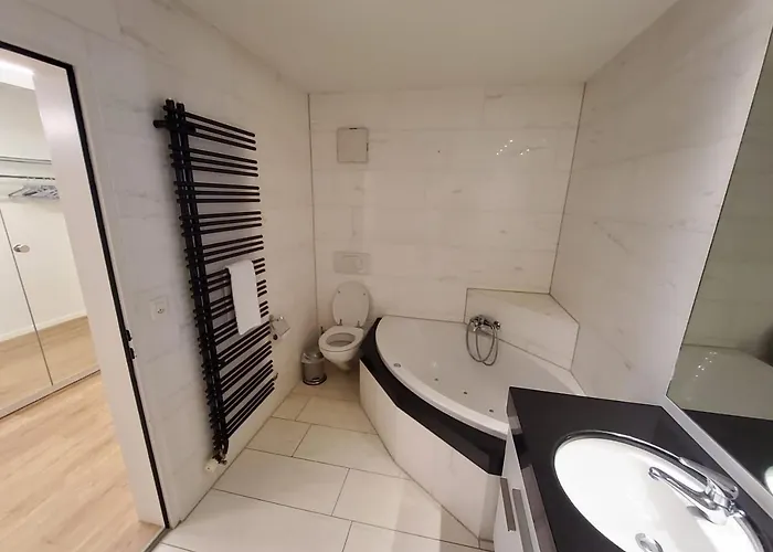 Helle 2 Schlafzimmer In - Grosszuegig, Zentral Und Ruhig Gelegen Apartament